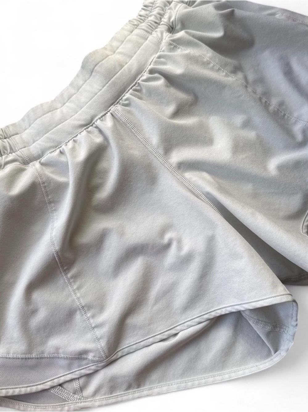 Lululemon Hotty Hot Low Rise Lined Running Shorts Mint Green Size 6 Tall 4" - Picture 4 of 9